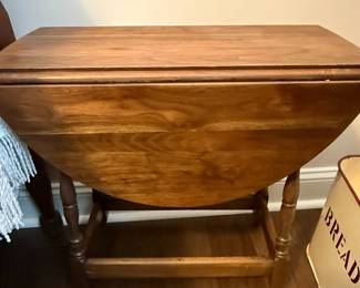 William & Mary Style Drop Leaf Table
