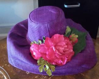 Purple Wide-Brimmed Raffia Hat with Pink Flowers