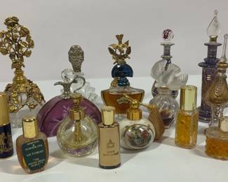 Vintage Perfume Bottles, Atomizers Vanity Decor Collection