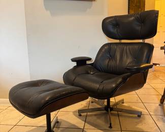 70’s Plycraft Eames style with ottoman amazing condition 