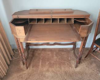 Beautiful antique desk, The Daisy Line