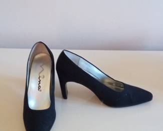 Nina Footwear Women's Black Suede Pumps
