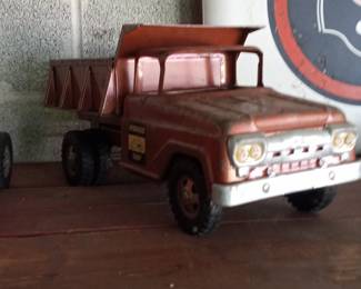 Tonka Hydraulic Dump Truck Toy