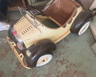 Glenview Loren Duck Classic Ride-On Toy Car
