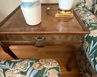 Baker Furniture Burled Walnut Queen Anne Side Table