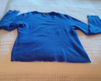 Lord & Taylor 100% Cashmere Crew Neck Sweater