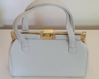 Vintage White Leather Top-Handle Handbag with Gold-Tone Clasp and Turn-Lock Closure