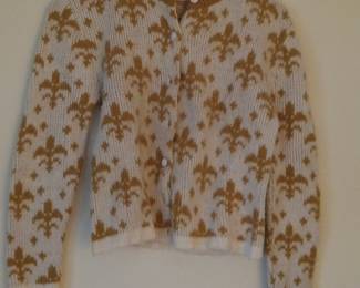 Vintage 1960s "Bulky Knit" Orlon Acrylic Cardigan with Fleur-de-lis Pattern by Melody Knitwear Corp.