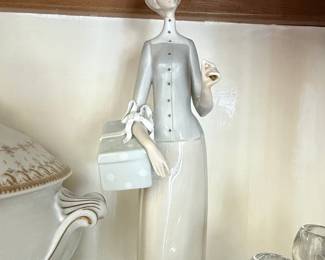 Lladro "The Dressmaker" Porcelain Figurine