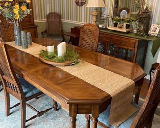 PRE-SALE AVAILABLE  Drexel Dinning room table with 2 leaves (18" each ) and 6 chairs (2 are armchairs) $1500 plus tax  L-67" w/o leaves in, W-44" H-30"