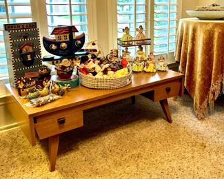 Very unique coffee table! I’m in love 🥰 
