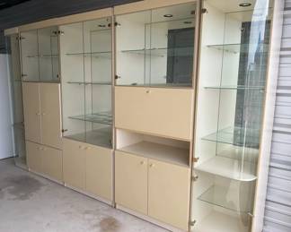  06 White Cabinet