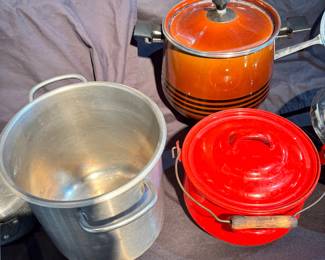 GC93 Three metal cooking pots
