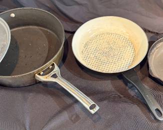 GC97 Three frying pans