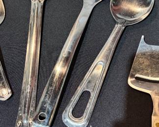 GC2934b three metal spoons