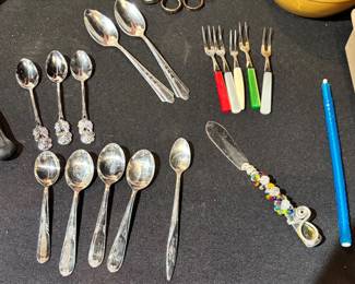 GC4763 small spoons, grapefruit spoons, butter knife