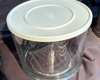 GC89 Glass cake container with lid