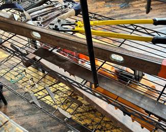 TL124, 128 4 wood level 24 x 16 steel square