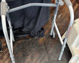 OO22 walker