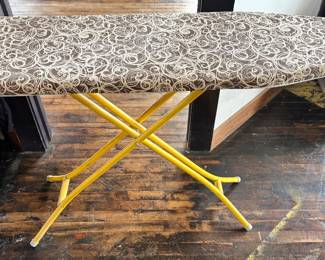OO20 Ironing board