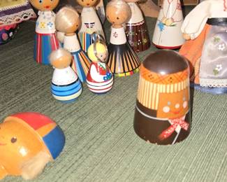 Salvo wood dolls
