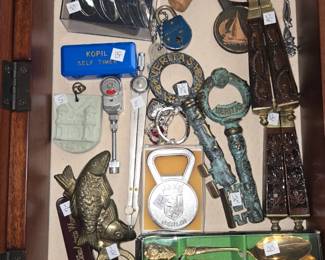 Smalls, collectibles 