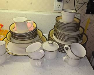 Vintage Nitto Heather Stoneware dishes