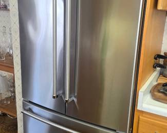 2015 KitchenAid French door fridge model # KRFC300ESS00 in great condition! 