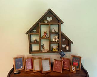 Trinket shelf