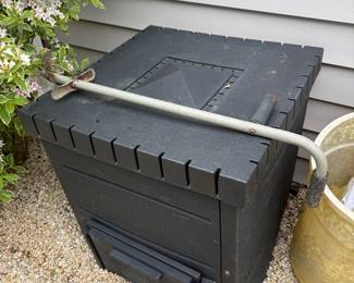 Compost bin 