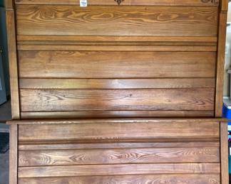 Queen bed (headboard, footboard, rails)
