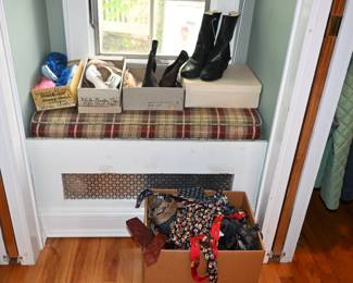 Ties, Lady's shoes and boots