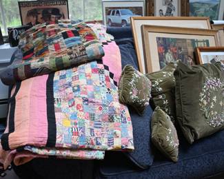 Quilted pathwork blanket