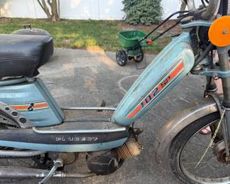 Peugeot 1980s moped 102SP