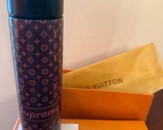 Louis Vuitton “supreme” 