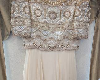 Gorgeous classic dress