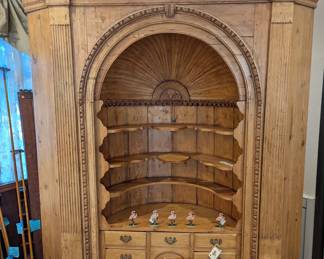Large 18th century pine corner shelving unit