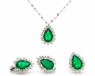 Lot 8235 Emerald and Diamond Suite