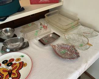 Casseroles, bakeware, decorative serving dishes