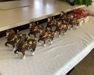 1970s Budweiser wagon with beer barrels and six horses.  Made by Poppytrail and Metlox finish. Stamps still on the pieces. 