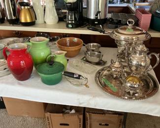 Tea set, some Le creuset pieces