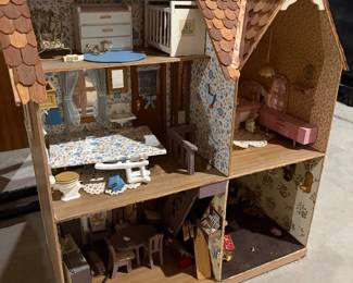 Darling Dollhouse!