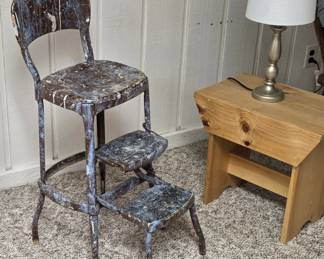 Nice vintage metal Steping stool chair