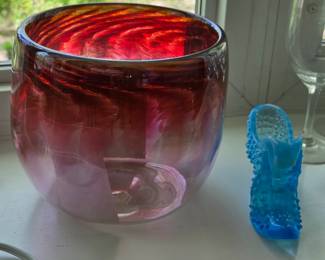 Art glass & Fenton glass shoe