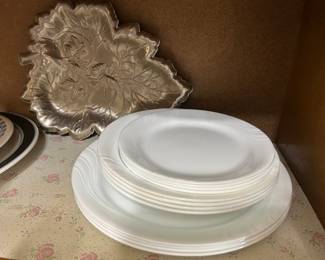 Correll 4 place setting.