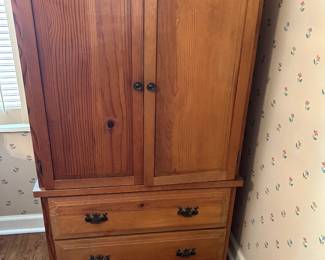 Nice pine wardrobe.