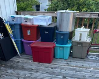 Empty totes. Large stock pot - new!