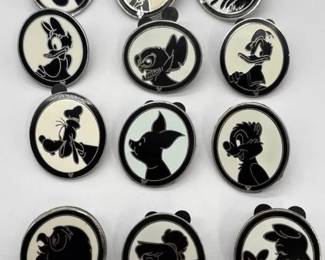 Disney Pins Set