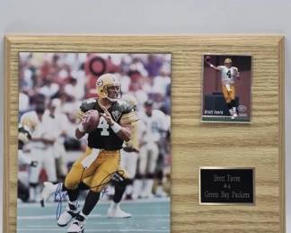 Signed brett farve plaque
