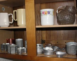 More kitchen collectibles